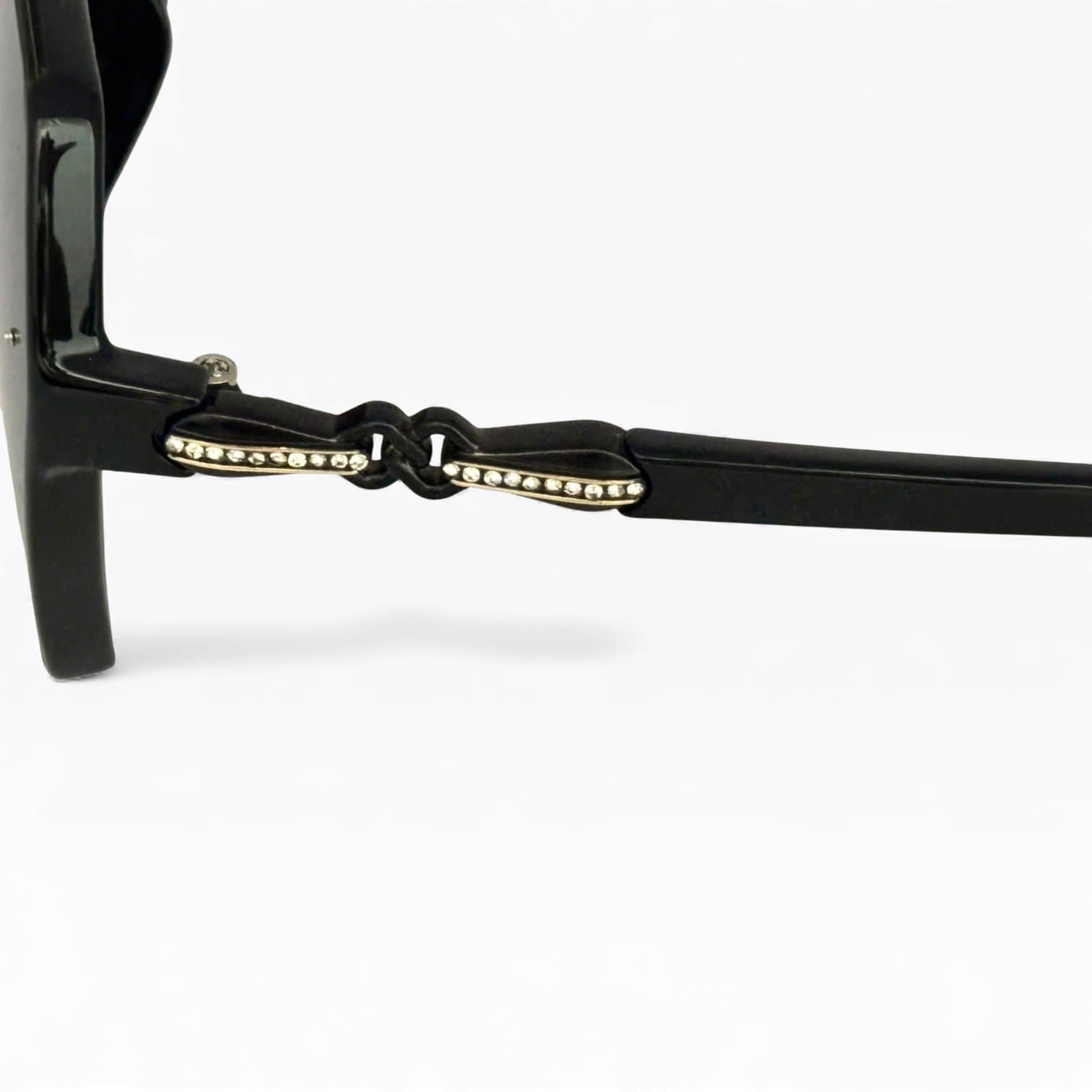 Kính Mát Form Mắt Mèo Góc Cạnh – Tròng Xám Khói UV400 Sang Trọng - ảnh 4