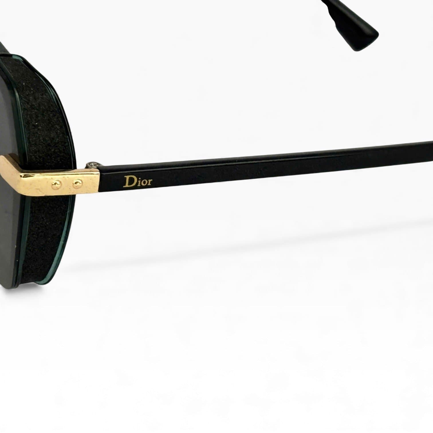 Kính Mát Form Vuông Cao Cấp – Gọng Đen Viền Vàng Sang Trọng, Tròng Đen UV400 - ảnh 2