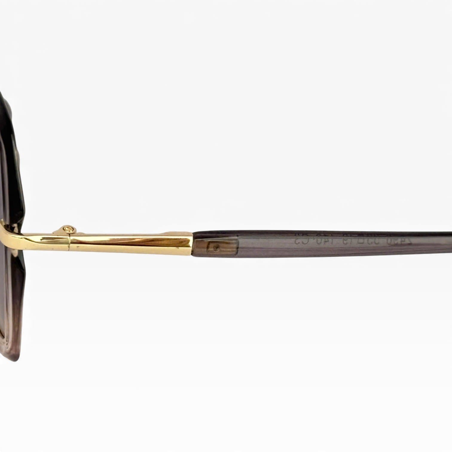 Kính Mát Nữ Gọng Vuông Viền Vàng Thời Trang – Tròng Chống UV400 Cao Cấp - ảnh 4