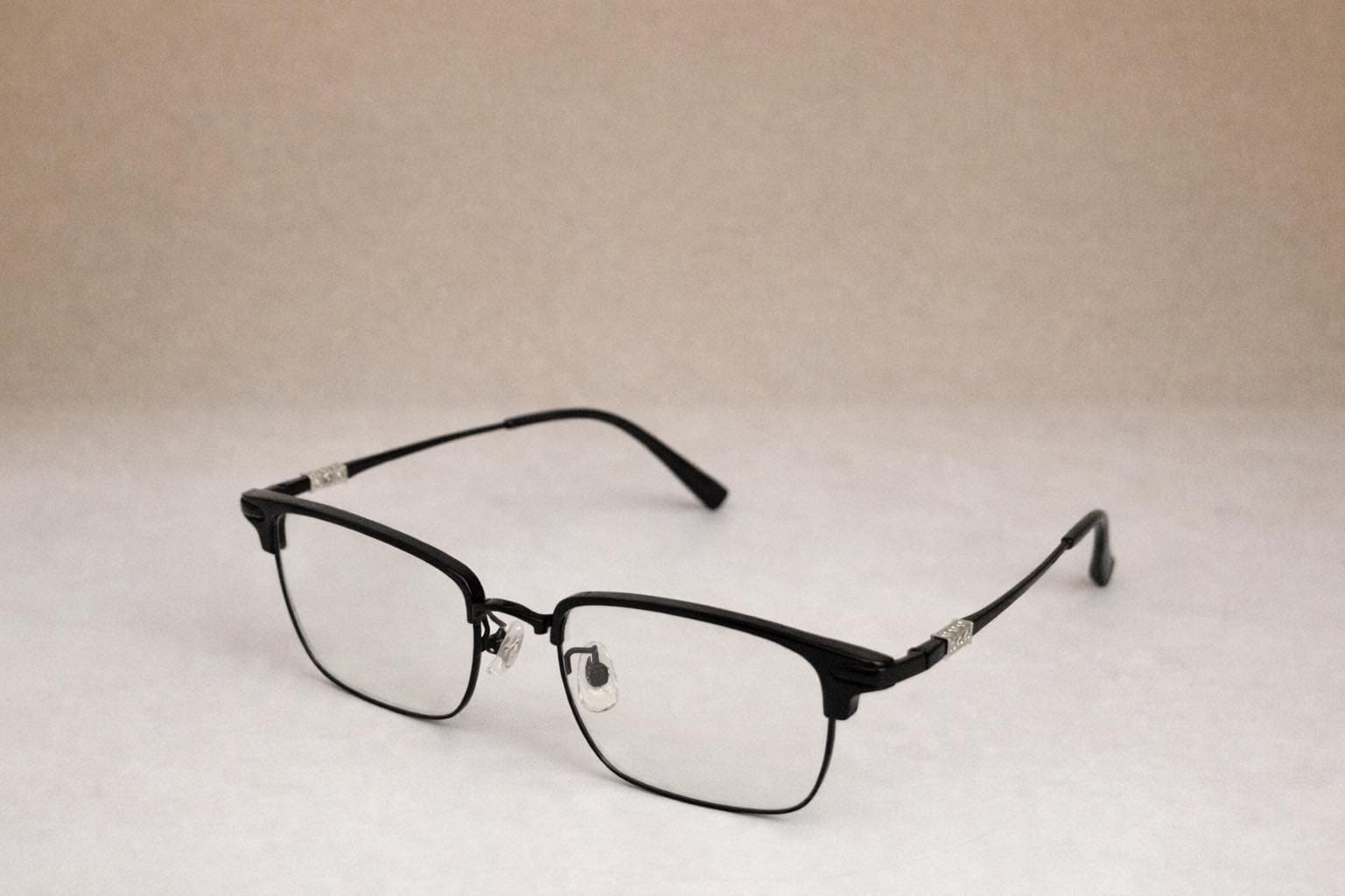 Mắt Kính Gọng Cận Nửa Gọng (Clubmaster) Đen Bóng – Phong Cách Hiện Đại & Thanh Lịch - ảnh 2