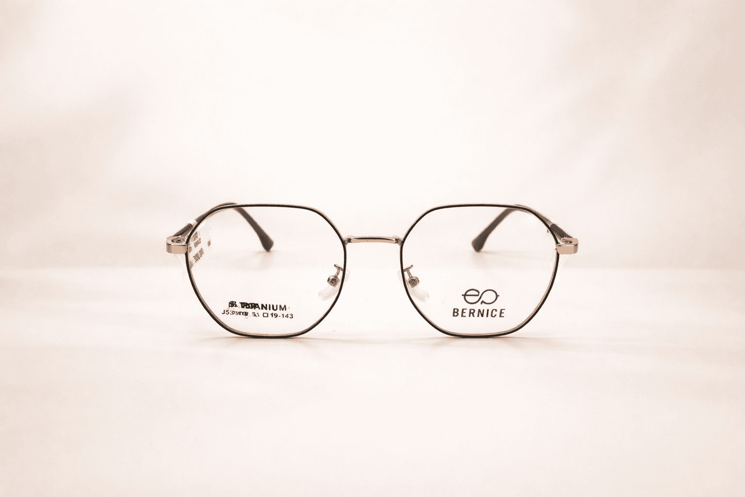 "Kính Bernice Titanium Sang Trọng, Gọng Mạ Vàng Hình Lục Giác – Phong Cách Tinh Tế Cho Nam Nữ" – thời trang, Đeo Cả Ngày Không Mỏi