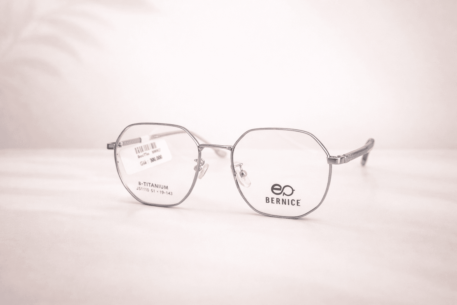 "Kính Bernice Titanium Sang Trọng, Gọng Mạ Vàng Hình Lục Giác – Phong Cách Tinh Tế Cho Nam Nữ" – thời trang, Đeo Cả Ngày Không Mỏi - ảnh 5