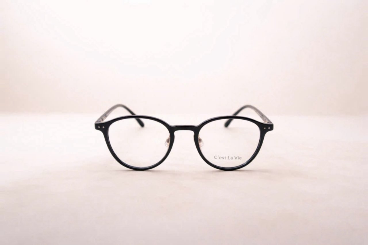 Gọng Kính C’est La Vie – Vẻ Đẹp Cổ Điển Cho Lối Sống Hiện Đại