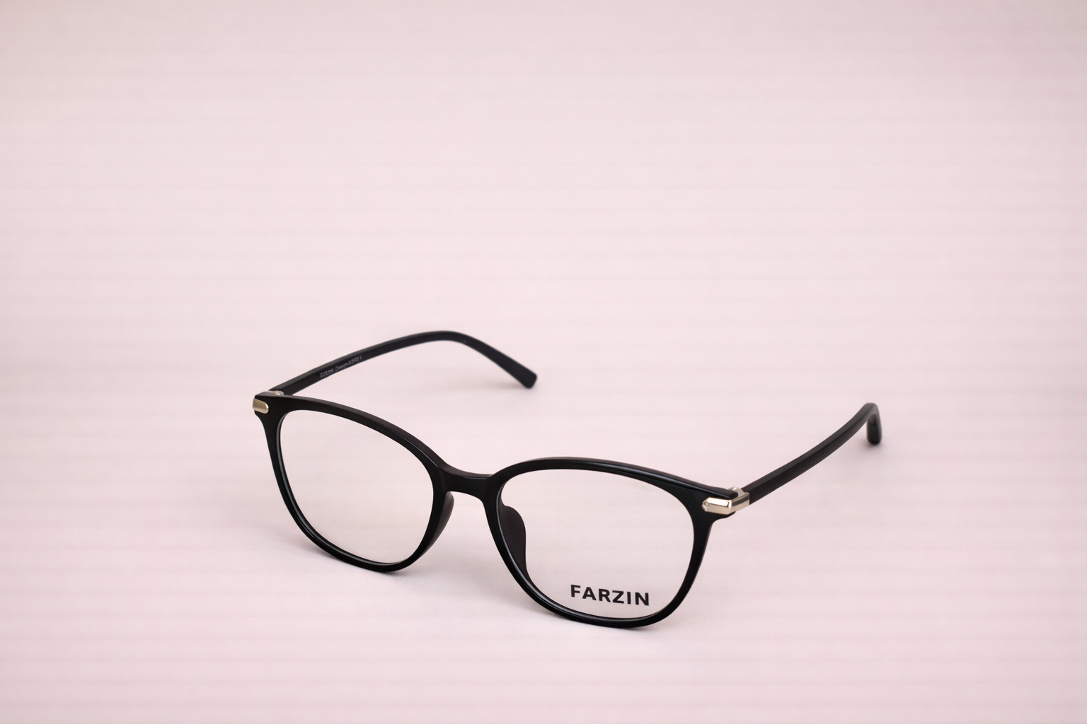 Kính FARZIN – Gọng Vuông Đen Cho Người Sành Điệu - ảnh 2