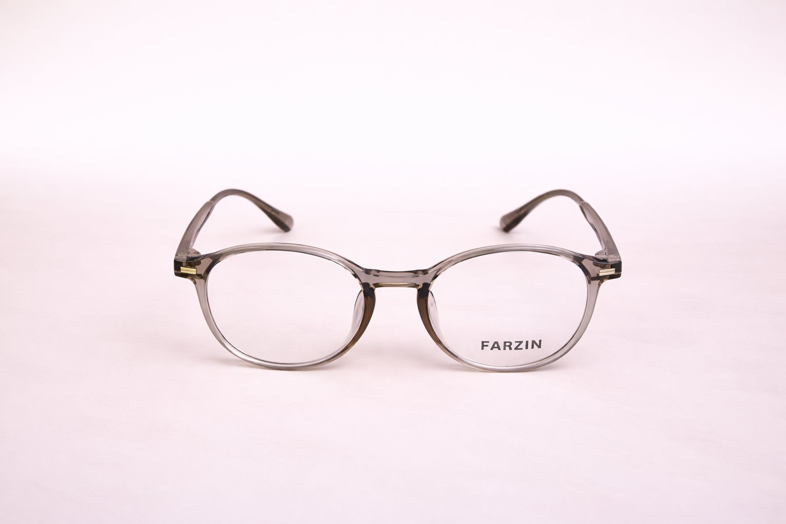 Luminous Round – Gọng Nhựa Trong Suốt Cho Phong Cách Cao Cấp