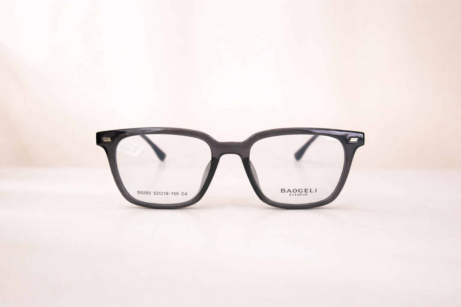 Mắt kính BAOGELI với thiết kế hiện đại và sang trọng